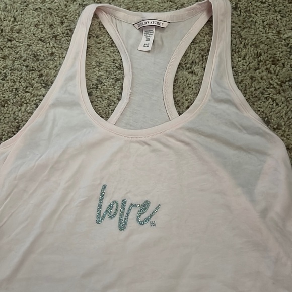 NEW Condition 3-piece matching Victoria’s Secret “Love”/hearts graphic set - Picture 3 of 8